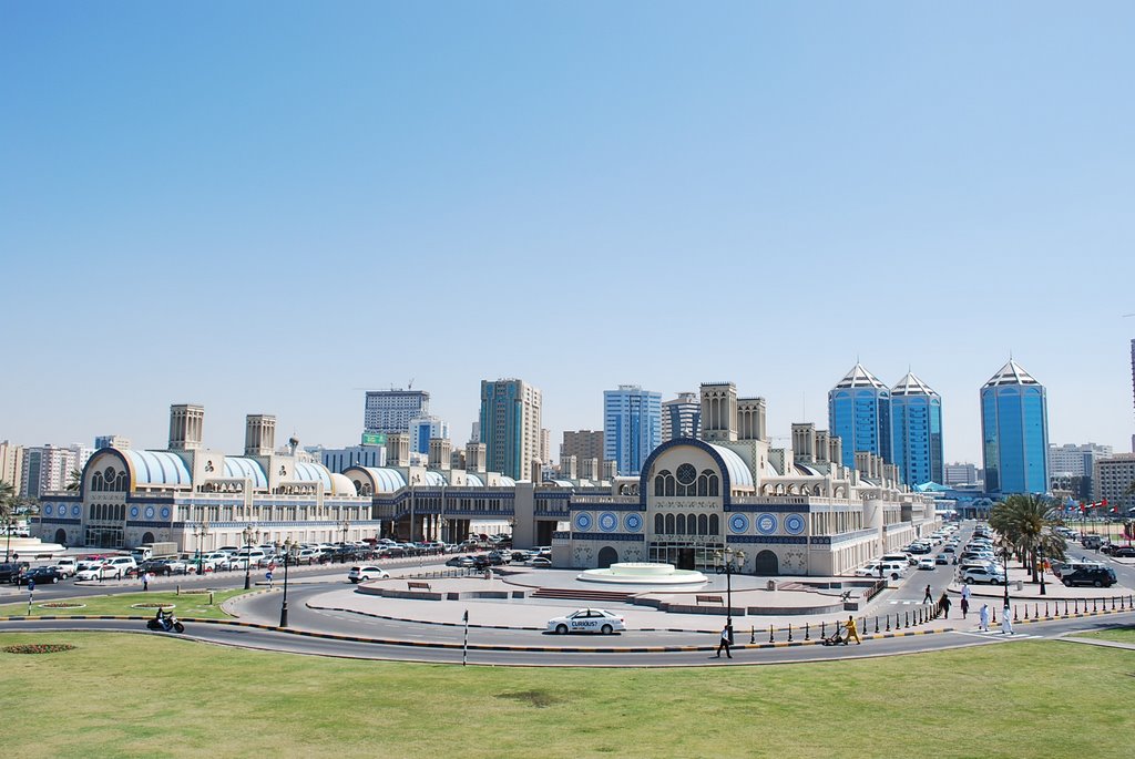 Голубой рынок Шарджи Аль-Маркази Голубой рынок Шарджи Аль-Маркази